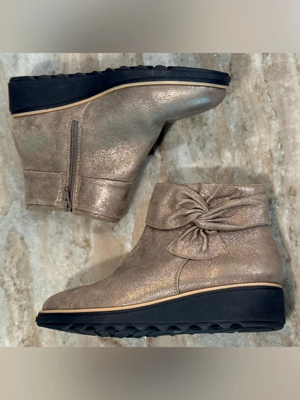 Women’s CLARKS Collection pewter leather metallic wedge ankle boots- Size 7